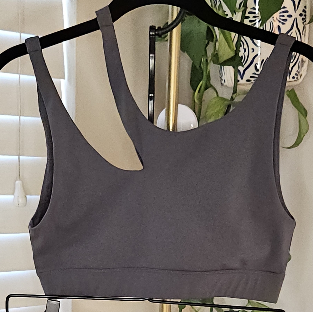 RSQ Charcoal Grey Cutout Sports Bra & Crossover Waist Biker Shorts Set - Picture 2 of 9